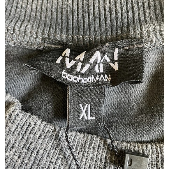 Boohoo Man Official Man Mens XL Graphic Tee Shirt Gray Foil Extended Neck NWT M9 - Picture 3 of 8